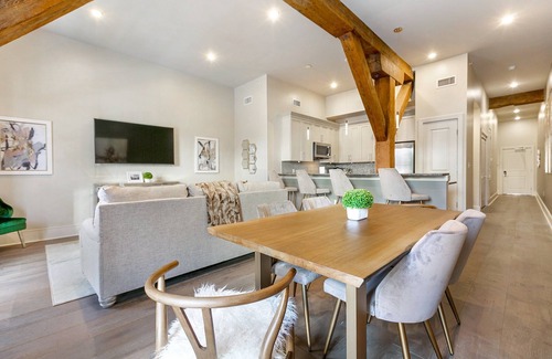 Central Business District Condo | ⚜️THIS IS IT! Downtown Location & Luxury GLAM MEETS HISTORIC CHARMER LG Balcony City Views!