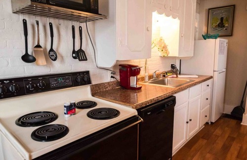 Massillon Apartment | This Old House - Lofty Suite