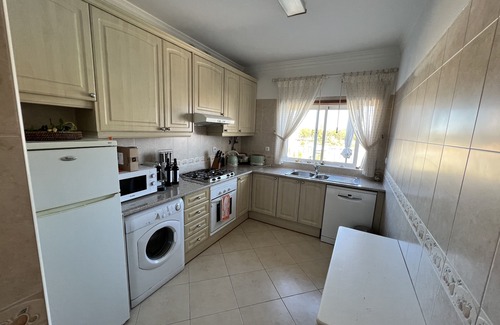 Portimao Apartment | This place spells H-O-L-I-D-A-Y. Beautiful 2 bed apartment overlooking the pool