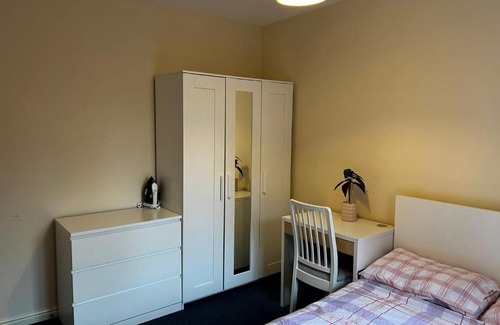 Lychpit House | this property is no more available for bookings