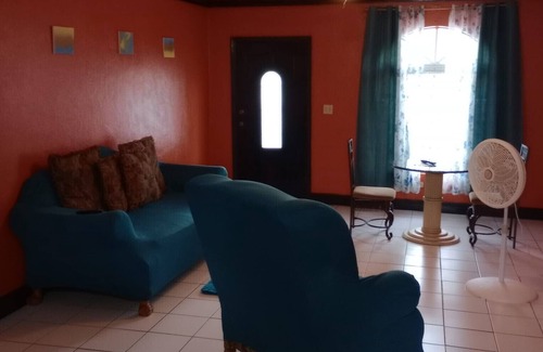 Nassau Apartment | This property is centurally located to many beaches, restuarants and sites.