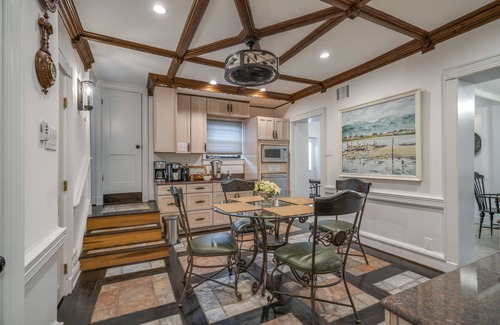 South Central Houston House | This property is featured in the book "111 Places in Houston You Must Not Miss"