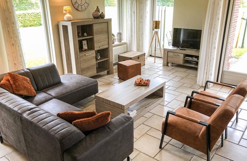 Beerze House | This semi-detached house in Beerze is comfortably furnished. You will feel really comfortable here w