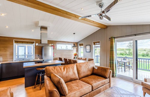 Saintbury Ski Chalet | This spacious lodge is perfect for a break away in the English countryside.