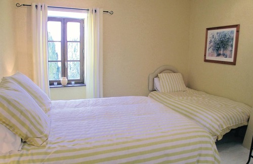 Moissannes House | This superb vacation home with swimming pool is located in Moissannes, 24 km from Limoges, in the No