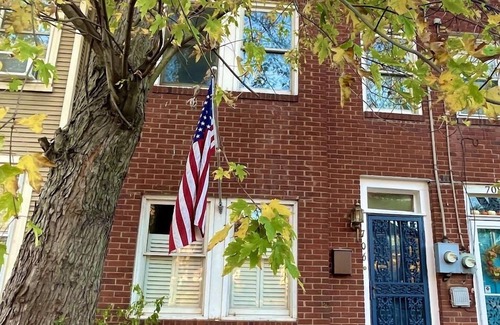 Old Town North House | This townhouse is a 2 bedroom(s), 1 bathrooms, located in Alexandria, VA.