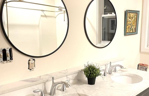 Old Town North House | This townhouse is a 2 bedroom(s), 1 bathrooms, located in Alexandria, VA.