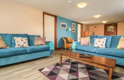 Barlby House | Thistle