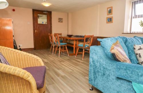 Barlby House | Thistle