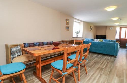 Barlby House | Thistle