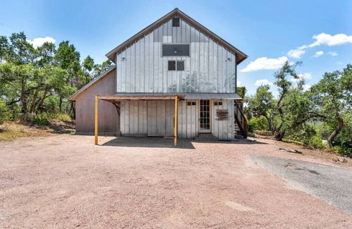 Austin Apartment | Thistle Hill Modern Barndominium wt Amazing View!