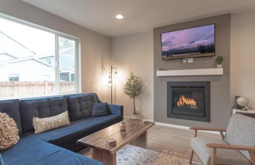 Larkspur House | Thomas Beautiful Modern Home in Bend