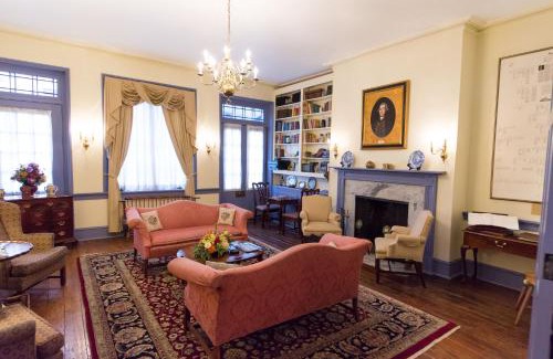 Center City East Bed & Breakfast | Thomas Bond House Bed and Breakfast