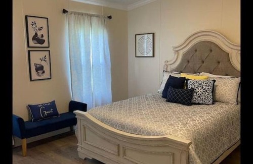 Pine Grove House | Thomas House