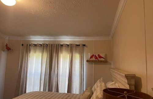 Pine Grove House | Thomas House