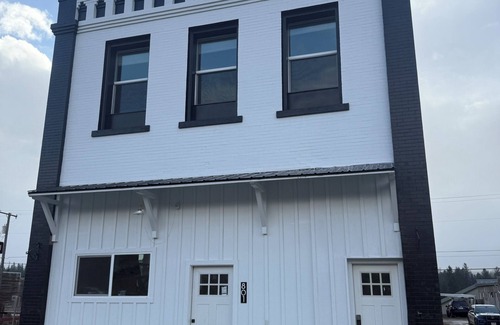 Thompson Falls Condo | Thompson Falls Main Street Loft! Walk everywhere in town
