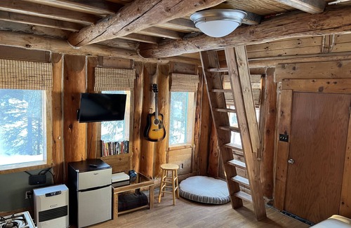 Valdez Cabin | Thompson Pass Cabin