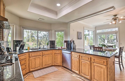 Thousand Oaks House | Thousand Oaks Retreat with Stunning Backyard!