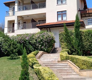 Kavarna Apartment | Thracian cliffs Апартамент Голф холидей