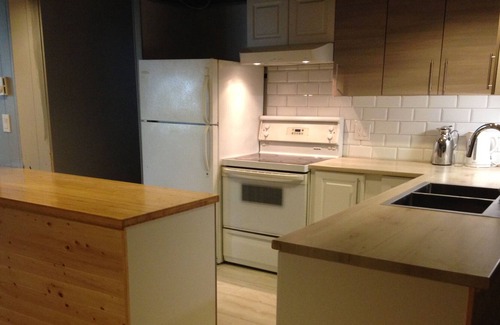 LaSalle Apartment | Three BDR 6Mins DownTown 17Mins Airport