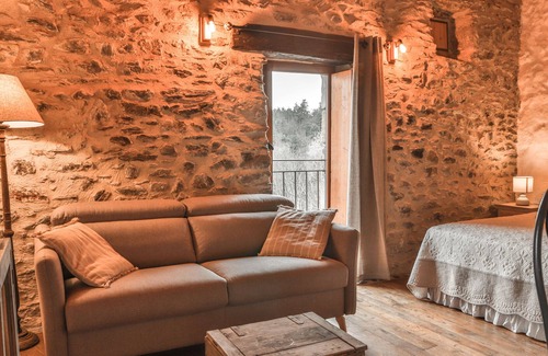 Saint-Laurent-du-Pape Apartment | Three Beaks