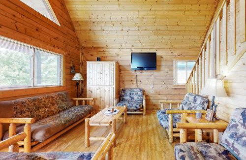 Warrens House | Three Bears Overlook- Upper
