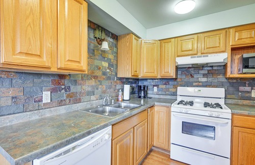 Warrens House | Three Bears Resort Home w/Perks + Outdoor Spots!