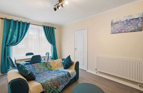 Abbey Wood House | Three Bed Luxury Home in London 7 mins from train station