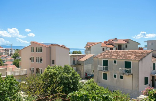 Podstrana Apartment | Three bedroom apartment with balcony Podstrana, Split (A-17586-a)