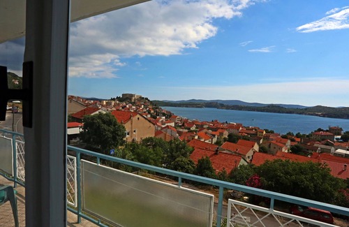 Sibenik Apartment | Three bedroom apartment with terrace and sea view Šibenik (A-16170-a)