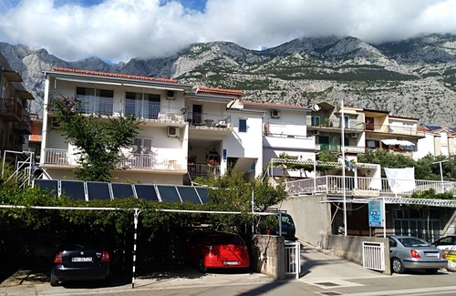 Ratac Apartment | Three bedroom apartment with air-conditioning Makarska (A-6784-b)