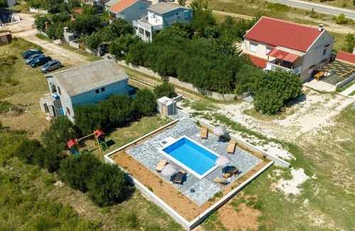 Rtina Apartment | Three bedroom apartment with balcony Rtina - Stošići, Zadar (A-21450-a)