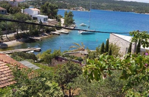 Necujam Apartment | Three bedroom apartment with terrace and sea view Nečujam, Šolta (A-13884-a)
