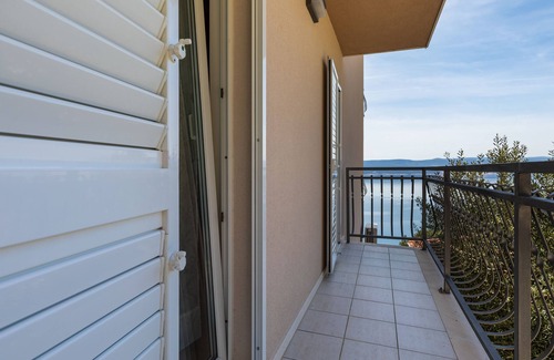 Mimice Apartment | Three bedroom apartment with balcony and sea view Mimice, Omiš (A-2805-a)