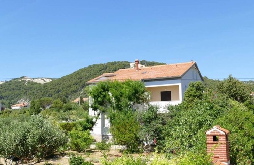 Barbat na Rabu Apartment | Three bedroom apartment with balcony and sea view Barbat, Rab (A-22752-c)