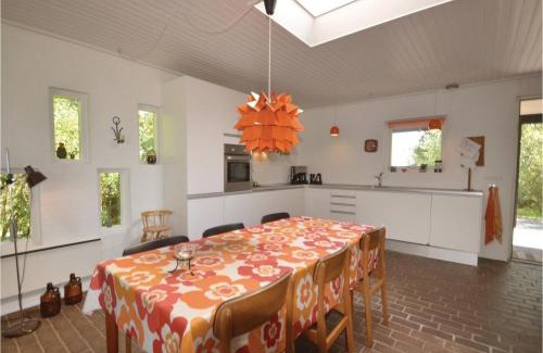 Thyholm House | Three-Bedroom Holiday Home Thyholm With A Fireplace 06