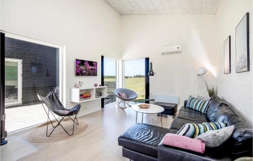 Nørre Lyngby House | Three-Bedroom Holiday Home Løkken With A Fireplace 07