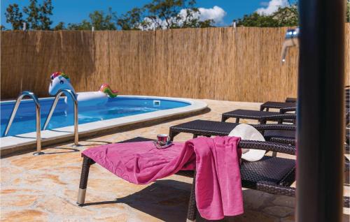 Sibenik House | Three-Bedroom Holiday Home In Dubrava
