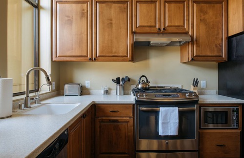 Healdsburg Apartment | Three-Bedroom Hotel Suites in Downtown Healdsburg