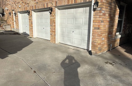 Colborne House | three bedroom share kitchen, dining room, leaving room, with AC in Colborne