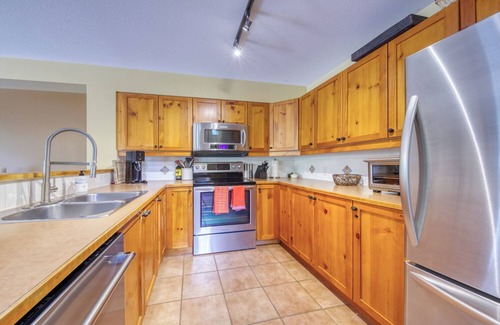 East Kootenay House | Three bedroom townhome ski-in/ski-out Upper Village