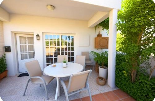 Anarvagos House | Three Bedroom with Fireplace and Piano