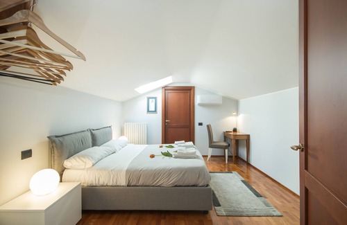 Villa Guardia Bed & Breakfast | Three bedrooms Apartment in a B&B