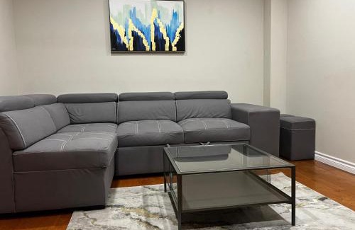 Mississauga Apartment | Three Bedrooms House with Free parking