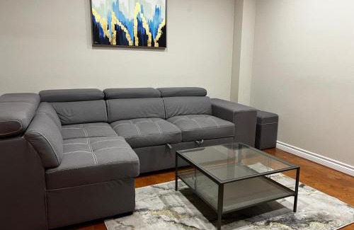Mississauga Apartment | Three Bedrooms House with Free parking