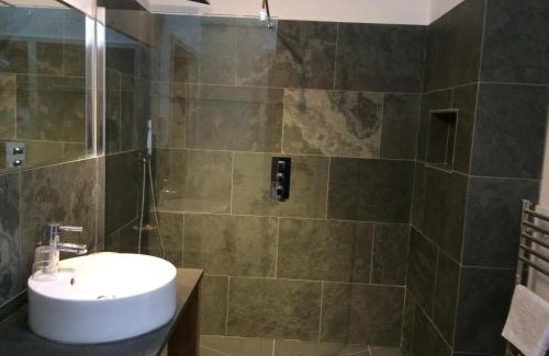 Cranbrook Bed & Breakfast | Three Chimneys Farm Accommodation