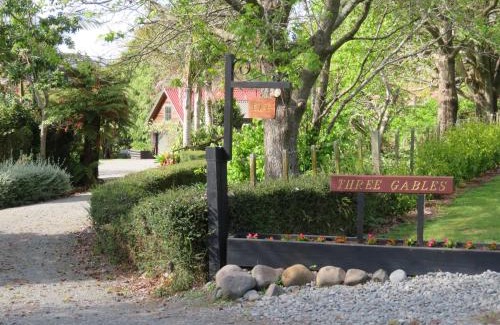 Whakamarama House | Three Gables B&B