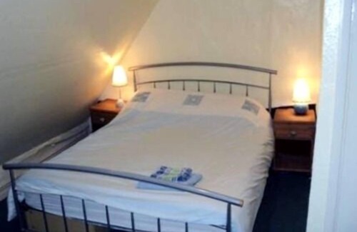 Houghton Hotel | Three Horseshoes Inn