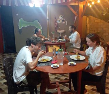 Manado City Centre House | Three Ken Homestay & Cafe