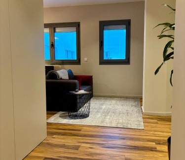 Guimaraes Apartment | Three Little Birds -RedBird